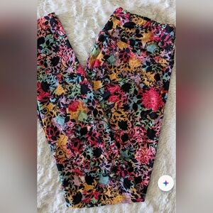 LuLaRoe Multicolor OS Leggings Super Soft EUC